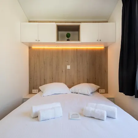 Beautiful In Middelkerke, 300m From The Sea, Cleaning Included