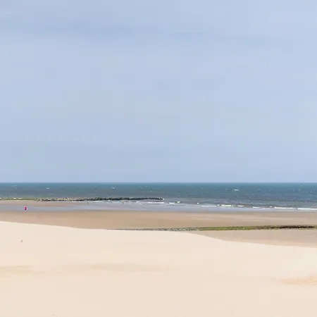 Beautiful In Middelkerke, 300m From The Sea, Cleaning Included *