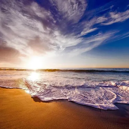In Near The Beach, Cleaning Included Chalet *