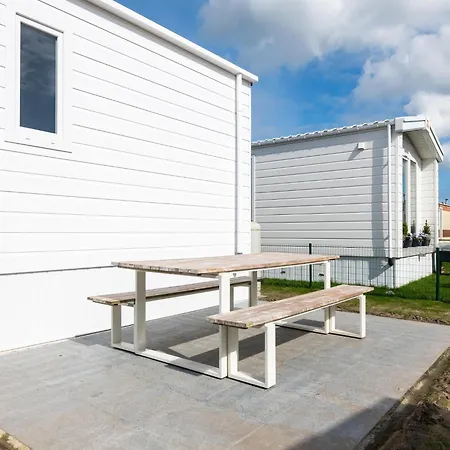 Beautiful In Middelkerke, 300m From The Sea, Cleaning Included