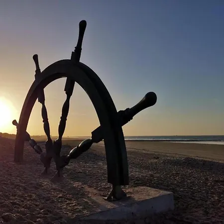 In Near The Beach, Cleaning Included *