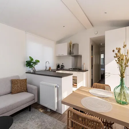 Beautiful In Middelkerke, 300m From The Sea, Cleaning Included * 米德尔克尔克