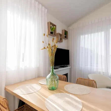 Beautiful In Middelkerke, 300m From The Sea, Cleaning Included 木屋